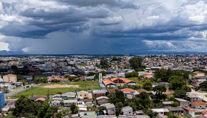  Deve chover até quarta-feira em várias regiões do Paraná, prevê Simepar 